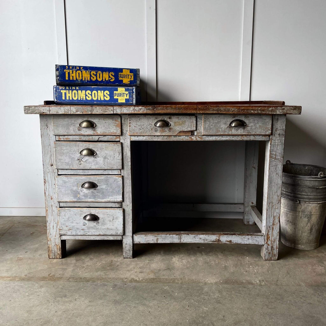 Vintage furnituere, kitchen island