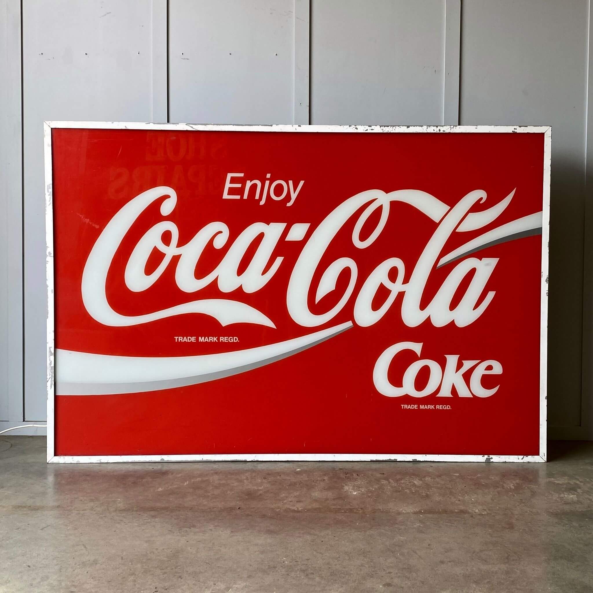 Coca cola box logo hotsell